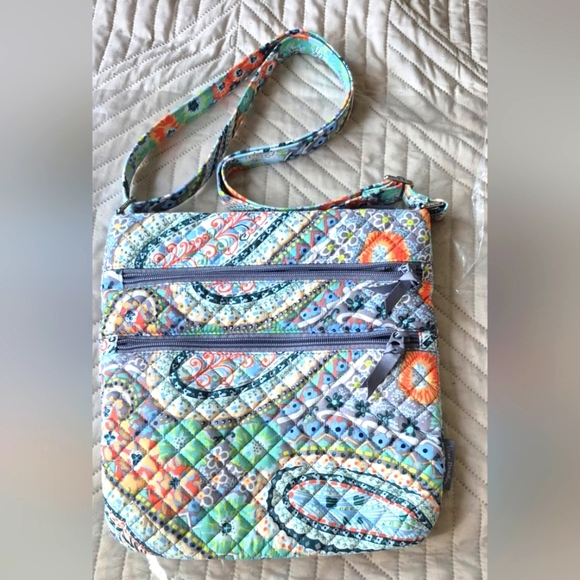 Vera Bradley Multicolor Quilted Crossbody Masenger Bag - Picture 1 of 8